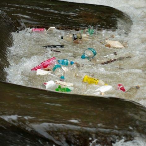 Global experts gather in UK to debate plastic pollution treaty framework