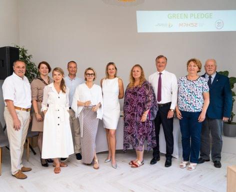 Green Pledge project The advertising industry is committed to better promoting environmental protection and sustainability in advertising and production