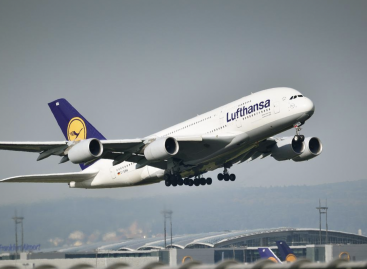 Több mint ezer járatát törölte a Lufthansa