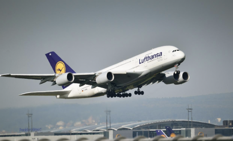 Több mint ezer járatát törölte a Lufthansa