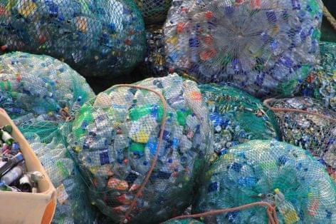 Műanyag-újrahasznosító üzemet adtak át Herenden
