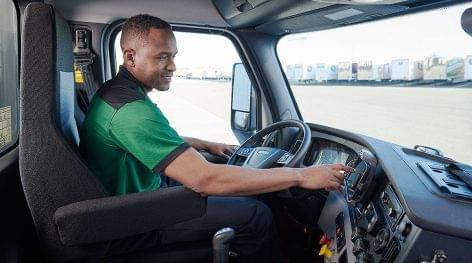 Mobilapp segíti a kamionosokat a Swiss Krono-nál