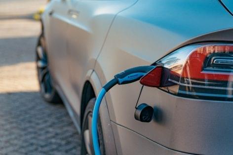 Lidl Unveils First Electric Car Charging Station In France