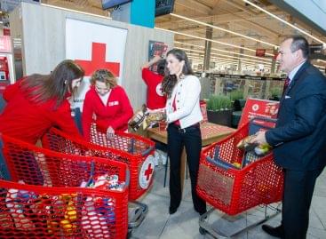 18 tonna adományt gyűjtöttek össze az Auchan vásárlói a Magyar Vöröskeresztnek