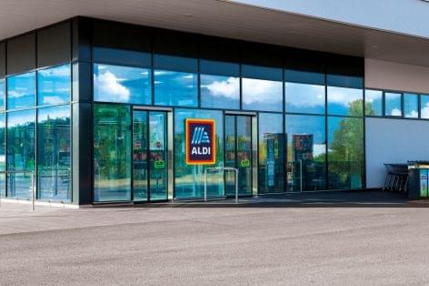 ALDI reduces the amount of paper used for flyers by 90%: the store chain saves 5,000 tons of paper every year