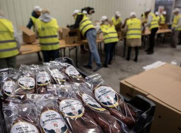 Idén is tízezer élelmiszercsomagot adományoz rászorulóknak a Mészáros Csoport