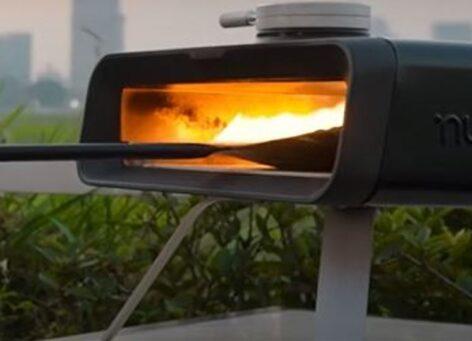 Pizza baking in the garden – Video of the day