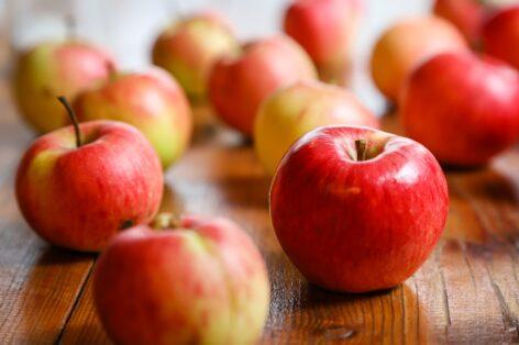 Based on its price, Hungarian apples are in the middle range on the EU markets