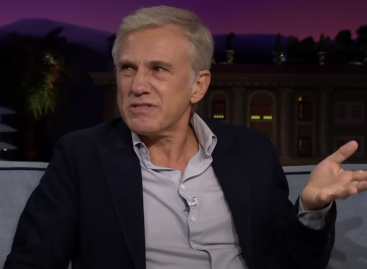 Christoph Waltz gives self-care tips with spaghetti and facial care