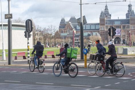 Amszterdam az ipari negyedekbe szorítja a gyors házhoz szállítási raktárakat