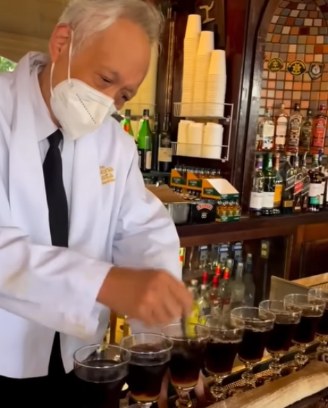 Who asked for the nine Irish coffees? – Video of the day
