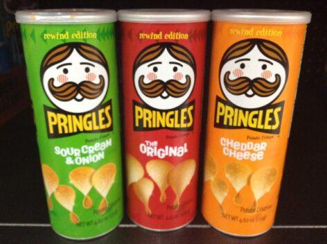 Száz millió eurós beruházással fejlesztett új karton csomagolást a Pringles