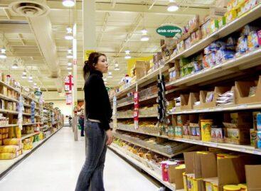 More consumers are shopping multiple grocers to find the lowest prices, report finds