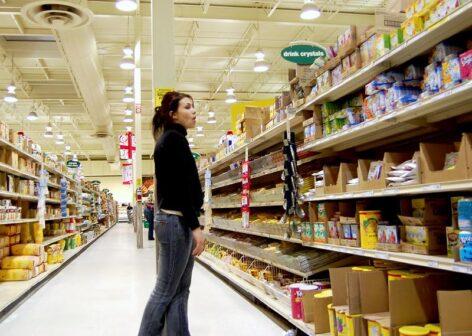 More consumers are shopping multiple grocers to find the lowest prices, report finds