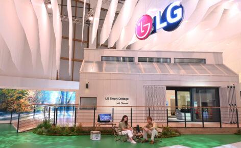 LG opened its exhibition stand at the 2023 IFA under the title Sustainable life is joy for everyone