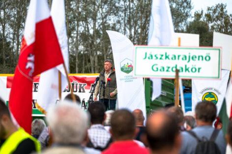 Hungarian farmers demand decisive action from Brussels! Extend the ban on the import of Ukrainian grain by the EU!