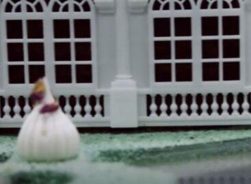 (HU) Kalács, cukor, Versailles – A nap videója