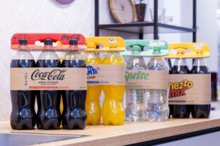 A DS Smith és a Coca-Cola az egységcsomagolás műanyag hordfüleit a „DS Smith Lift Up” csomagolási innovációra cseréli