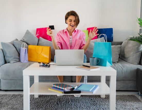 Karácsonyi sokk a kereskedelemben: most először fizethetünk kevesebb helyen bankkártyával