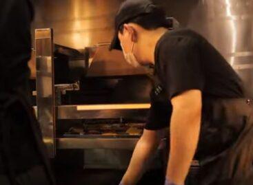 Robotic burger grilling – Video of the day
