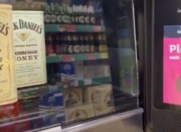 AI-képes tárolókban zárja az értékes alkoholtermékeket a Sainsbury’s