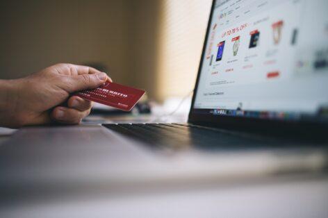 Alacsony a fogyasztók kiskereskedelembe vetett digitális bizalma