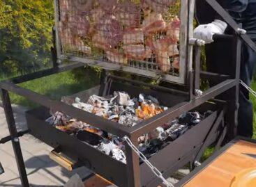 Grilled meat, lots of it, simply! – Video of the day