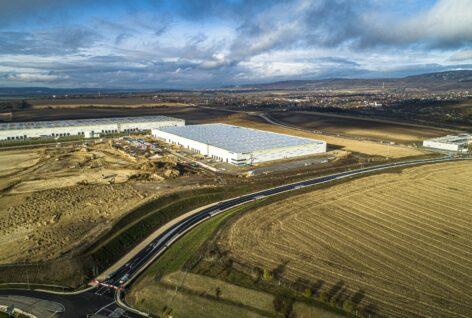 One of Europe’s leading shipping and logistics companies is expanding its planned base in Páty with the latest warehouse technology