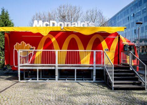 A McDonald’s Truck opened at the Nyugati railway station
