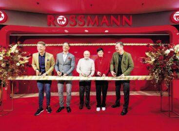 Rossmann opens 250th store – Celebrating with the Rossmann family, international group leaders, and co-owner AS Watson