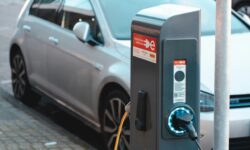 Az elektromobilitás új korszaka: miért most kell lépniük a magyar autóipari szereplőknek?