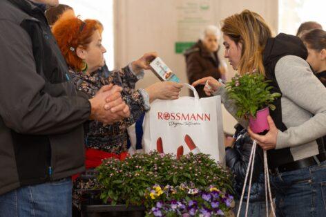 Beauty day for the needy – the Women’s Day program of the Baptist Charity Service was supported by Rossmann