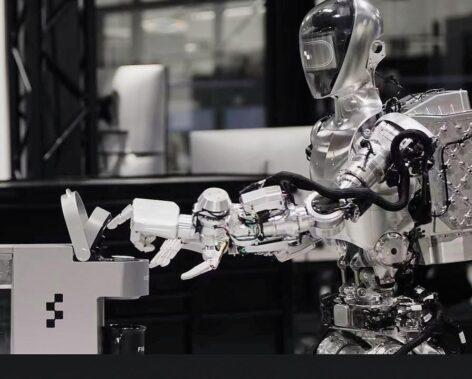 Tesla will use humanoid robots from next year