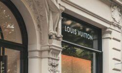 The quarterly income of the world’s largest luxury goods manufacturer, LVMH, decreased