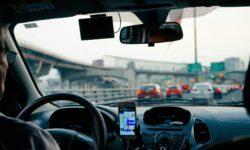 Megkapta az engedélyt az Uber a magyarországi piacra lépésre