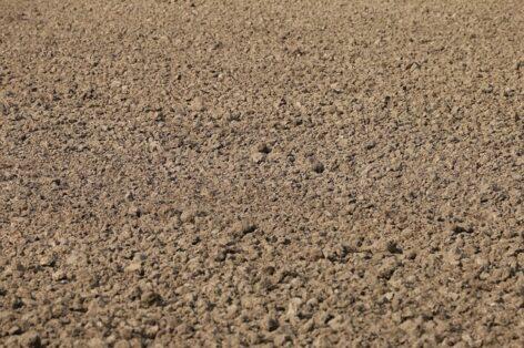 Agrometeorológia: az Alföldön száraz talaj várja a vetést