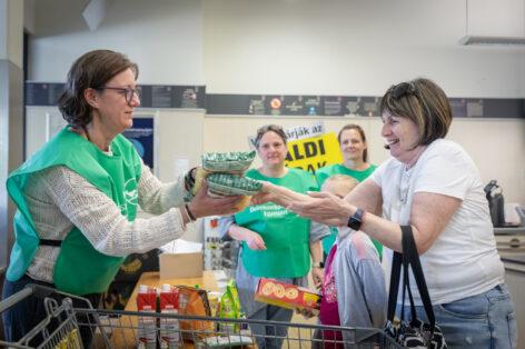 Élelmiszerbank gyűjtés: az adományok felét az ALDI vásárlói adták
