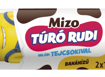 Mizo Túró Rudi cottage cheese dessert in banana flavour