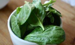 EWG report: Spinach leads the “Polluted Twelve,” pineapple tops the “Clean Fifteen”