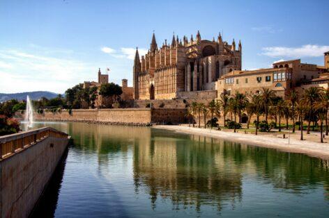 The capital of Mallorca would limit mass tourism