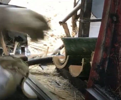 Így gyártják az evőpálcikát – A nap videója