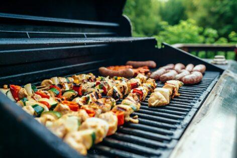 Grill practices for a cozy summer meal