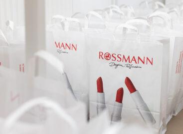 Termékekkel segítette az árvízi védekezést a Rossmann