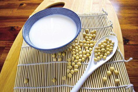 Soy milk is three times better than cow’s milk for cardiometabolic health