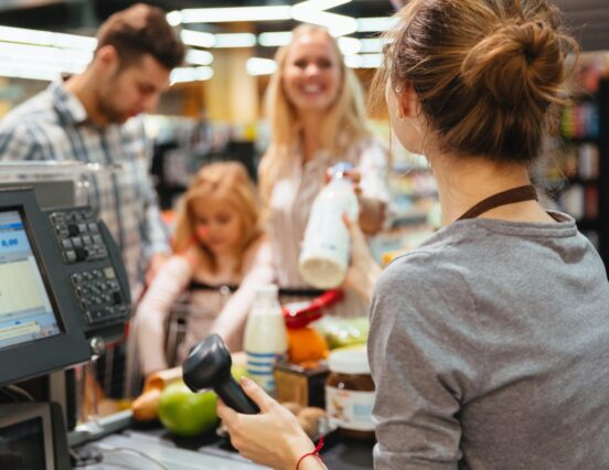 A versenyfenyegetettséget elemzi a dunnhumby és a Placer.ai új AI-alapú eszköze