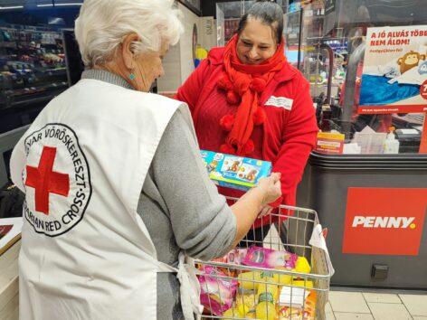 43 tonna adomány a PENNY és a Magyar Vöröskereszt közös akciójában