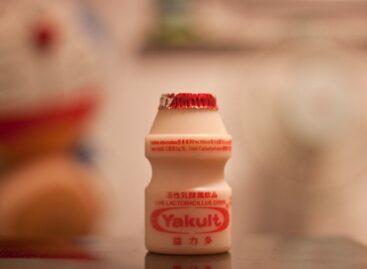 Yakult to shut factory in China