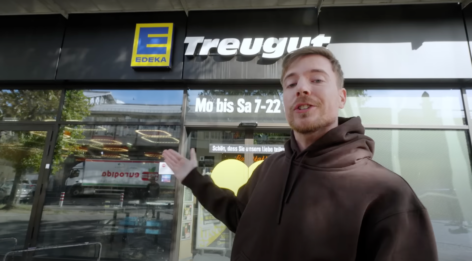 Famous YouTube star donated the entire stock of an Edeka store in Berlin to those in need