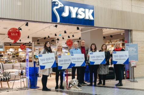 Együtt a jó ügyekért: 1 millió forint összértékű termékadományt osztott szét a JYSK 5 civilszervezet között