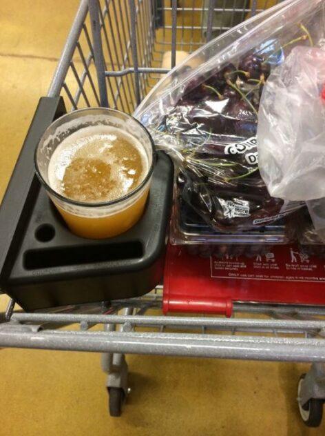 Drink holder on shopping cart – Picture of the day